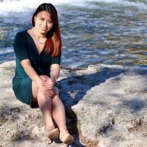 Meet your Posher, Iris